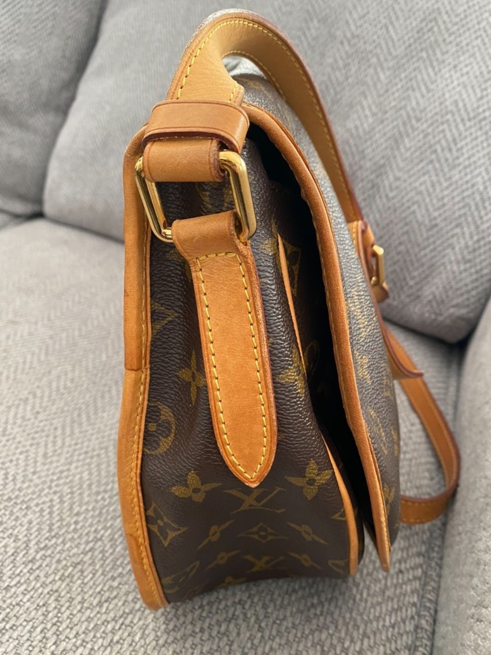 Louis Vuitton Brown Monogram Saddle Crossbody with Tan Trim - Picture 5 of 12
